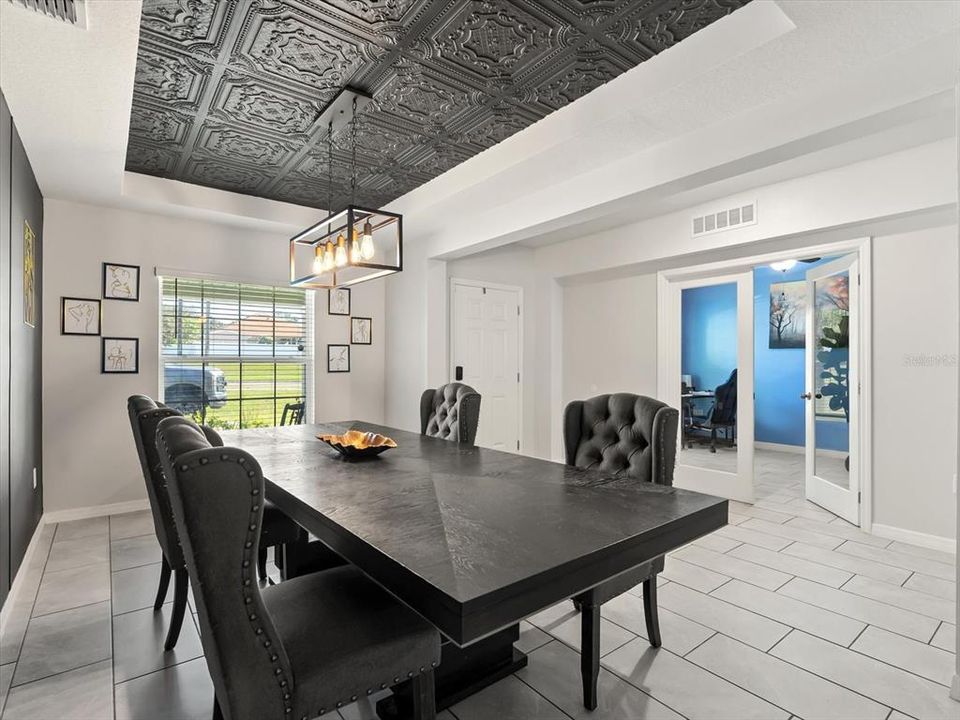 En Venta: $613,500 (4 camas, 3 baños, 2466 Pies cuadrados)