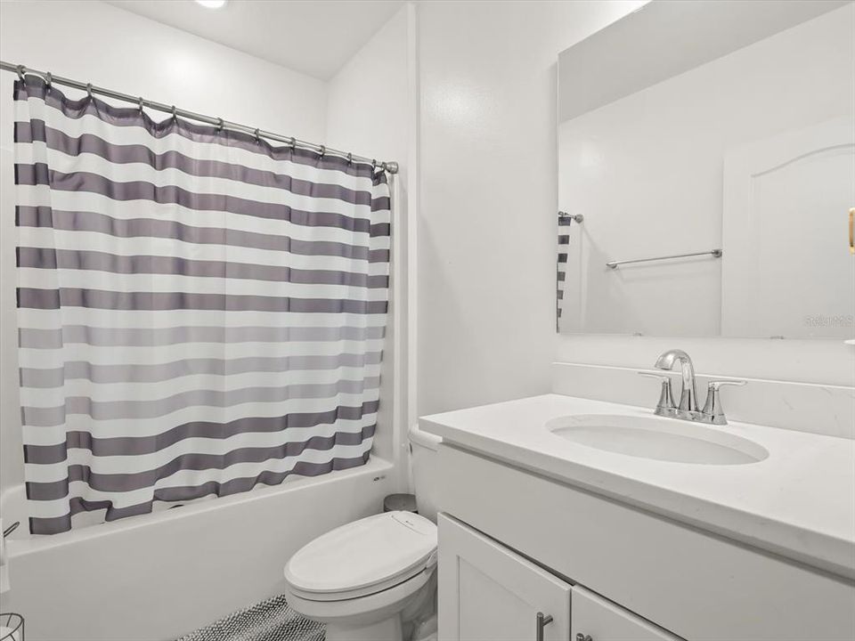 En Venta: $613,500 (4 camas, 3 baños, 2466 Pies cuadrados)