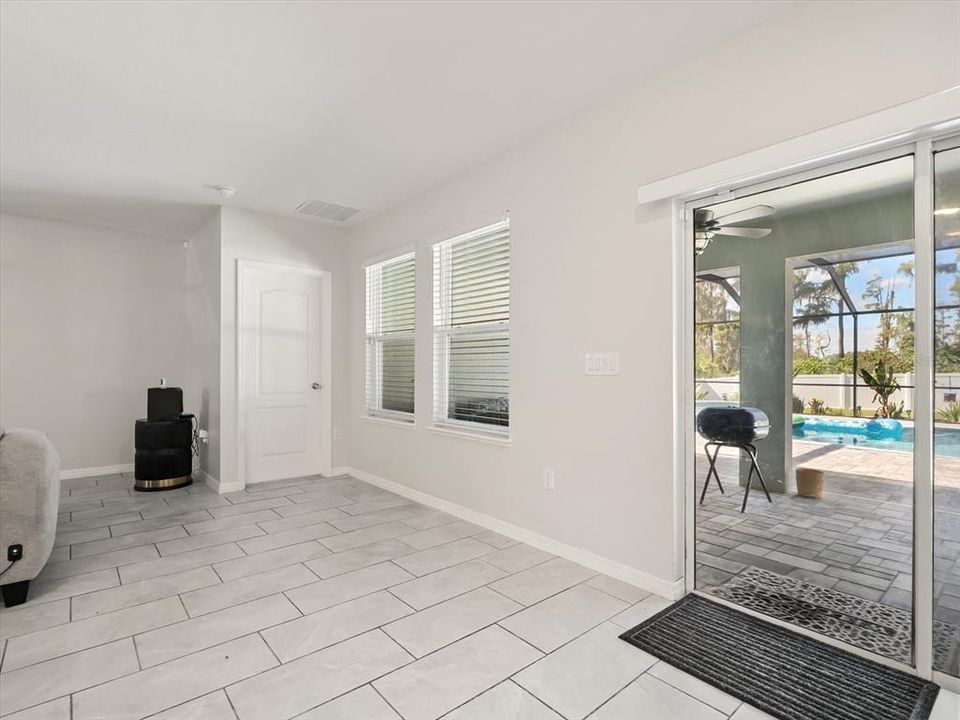 En Venta: $613,500 (4 camas, 3 baños, 2466 Pies cuadrados)