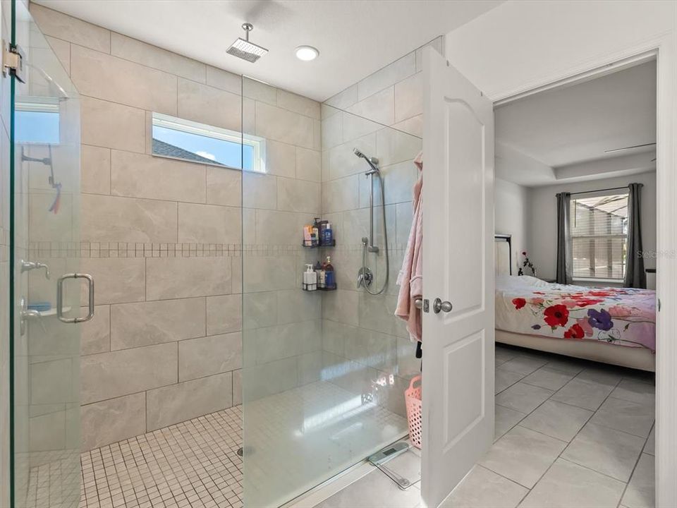 En Venta: $613,500 (4 camas, 3 baños, 2466 Pies cuadrados)