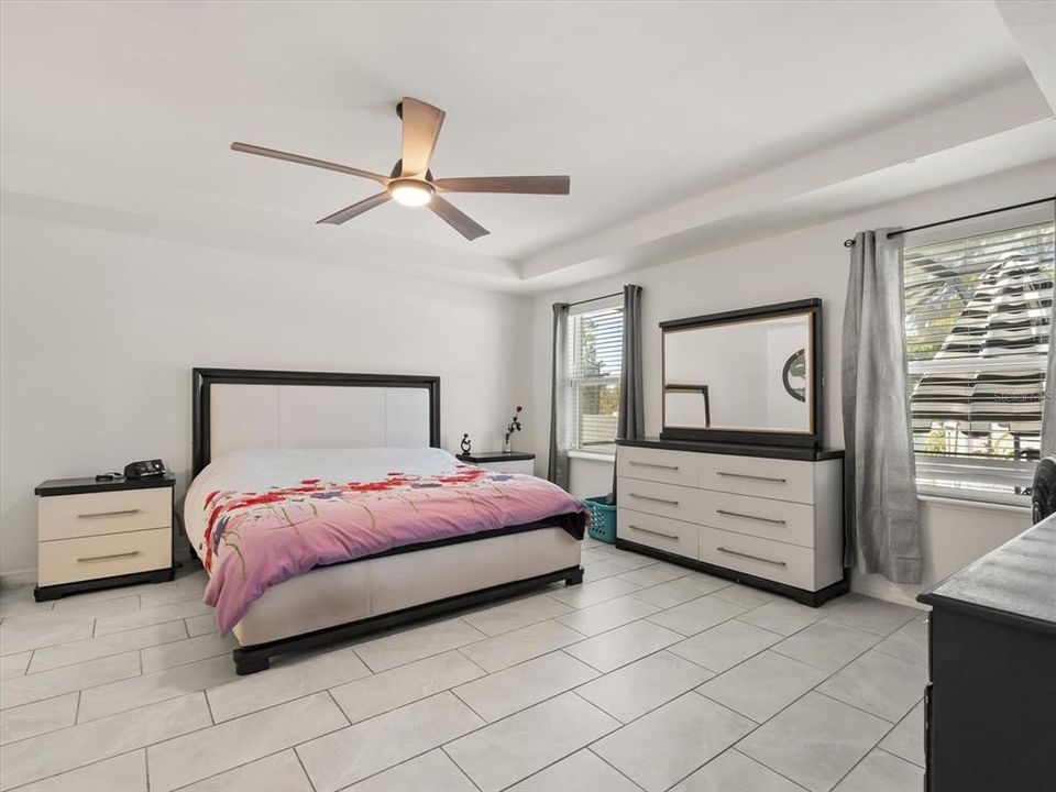 En Venta: $613,500 (4 camas, 3 baños, 2466 Pies cuadrados)