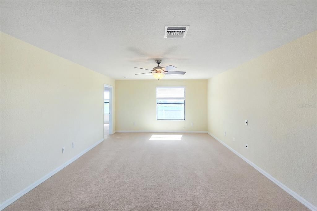 出租: $4,200 (4 贝兹, 3 浴室, 2884 平方英尺)