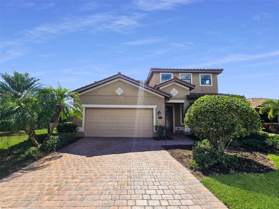 出租: $4,200 (4 贝兹, 3 浴室, 2884 平方英尺)