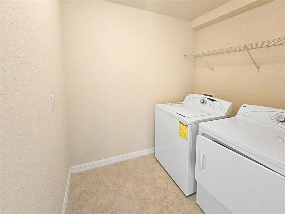 出租: $4,200 (4 贝兹, 3 浴室, 2884 平方英尺)