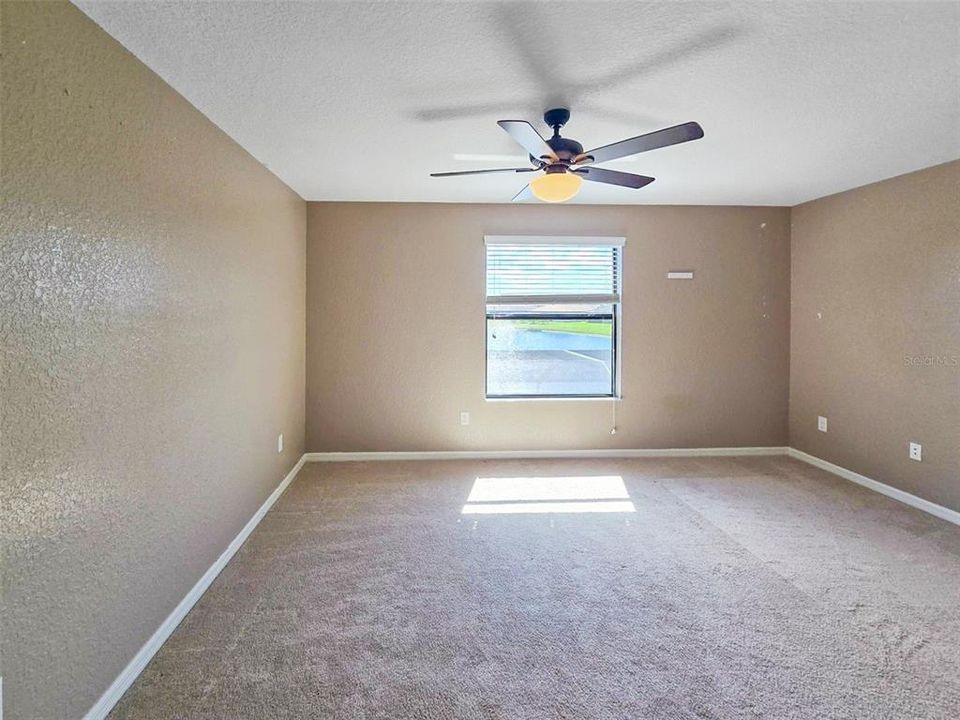 出租: $4,200 (4 贝兹, 3 浴室, 2884 平方英尺)