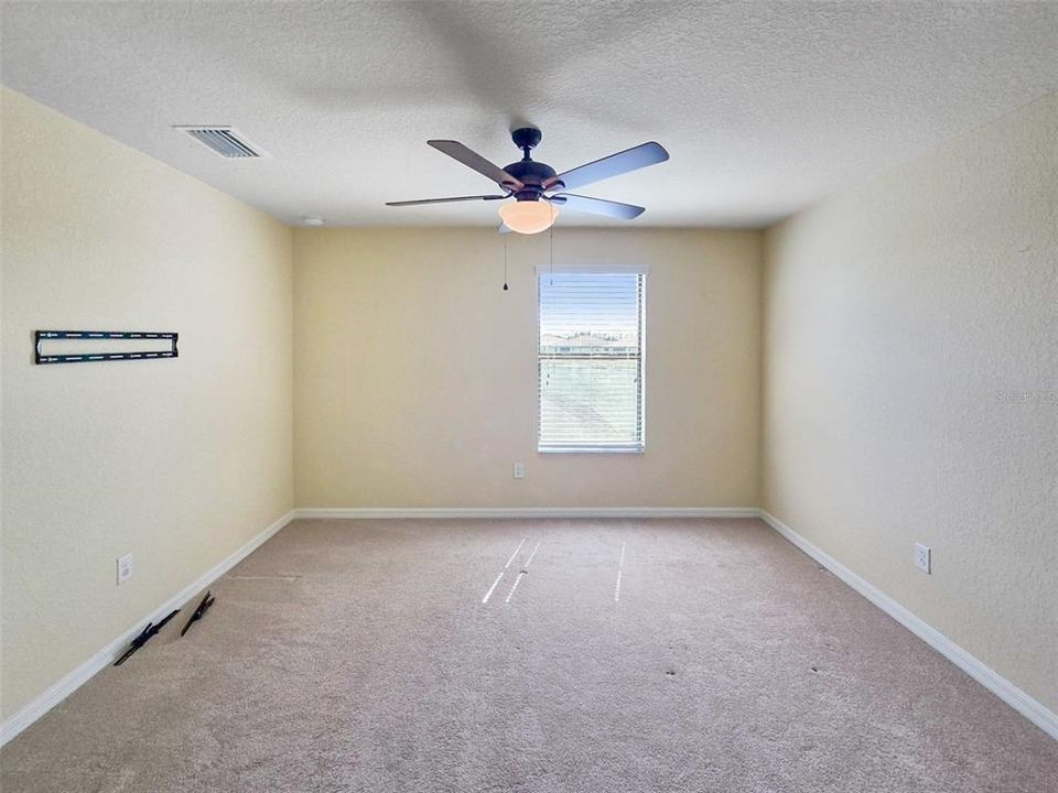 出租: $4,200 (4 贝兹, 3 浴室, 2884 平方英尺)