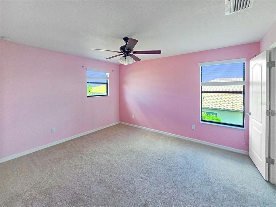 出租: $4,200 (4 贝兹, 3 浴室, 2884 平方英尺)