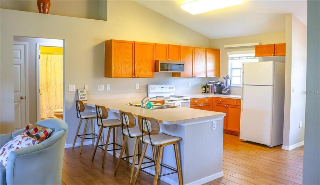 For Rent: $2,400 (3 beds, 2 baths, 1639 Square Feet)