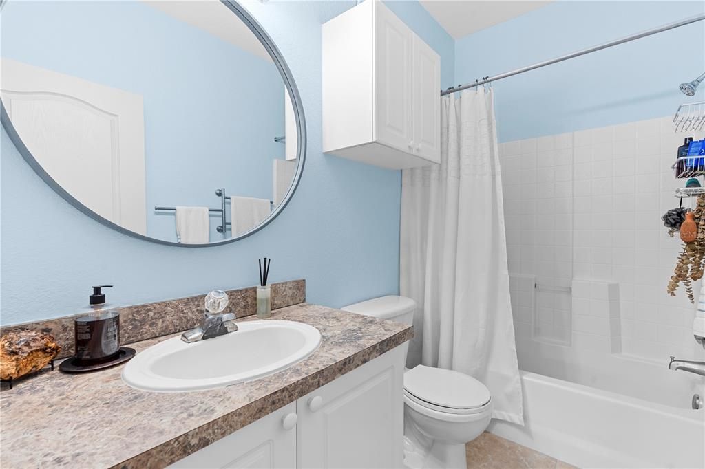 For Sale: $295,000 (2 beds, 2 baths, 1198 Square Feet)