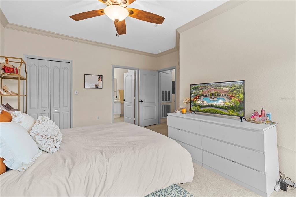 For Sale: $295,000 (2 beds, 2 baths, 1198 Square Feet)