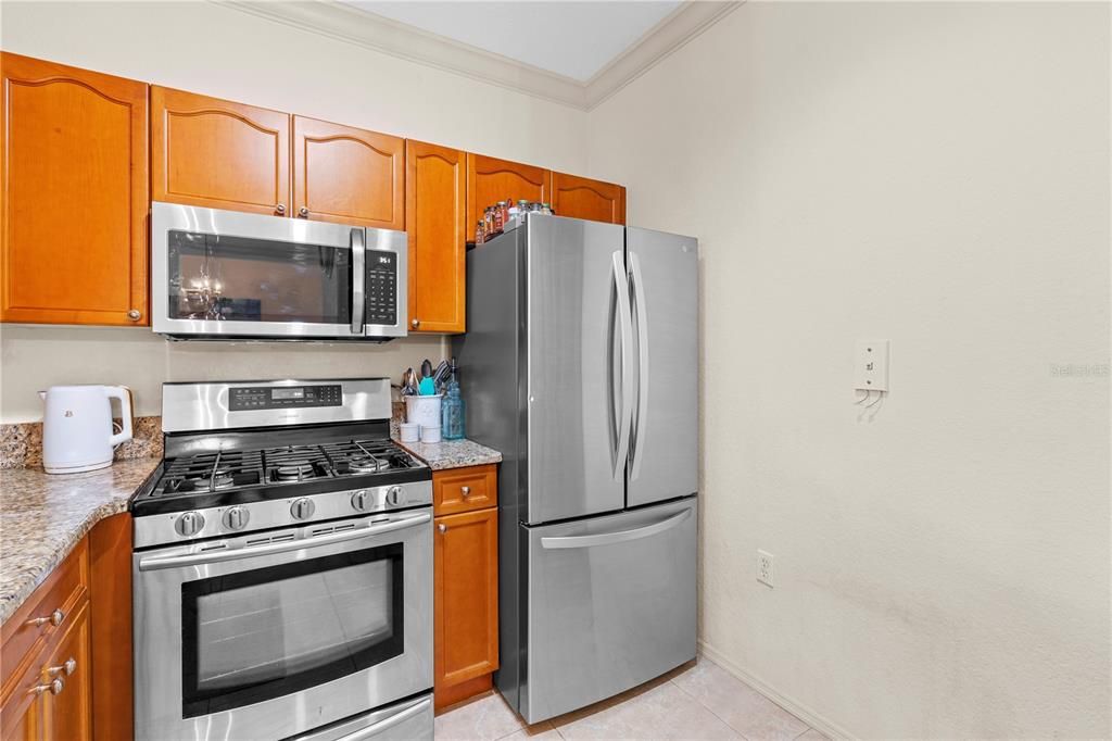 For Sale: $295,000 (2 beds, 2 baths, 1198 Square Feet)