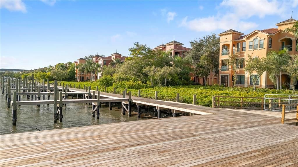 For Sale: $295,000 (2 beds, 2 baths, 1198 Square Feet)