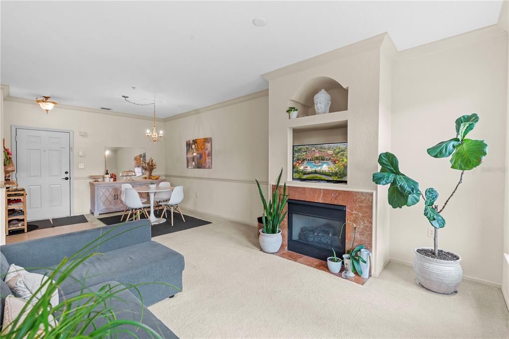 For Sale: $295,000 (2 beds, 2 baths, 1198 Square Feet)