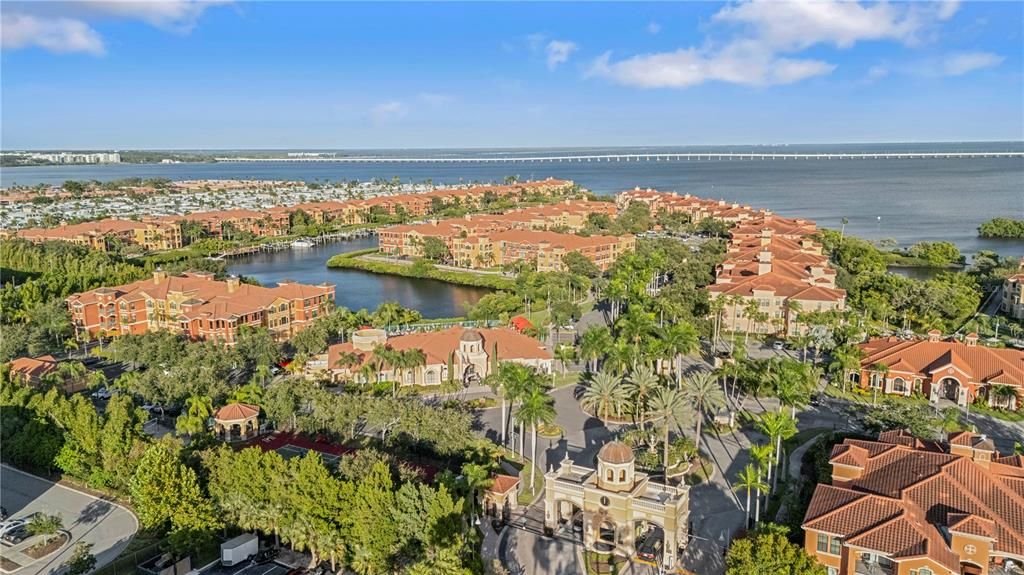 For Sale: $295,000 (2 beds, 2 baths, 1198 Square Feet)