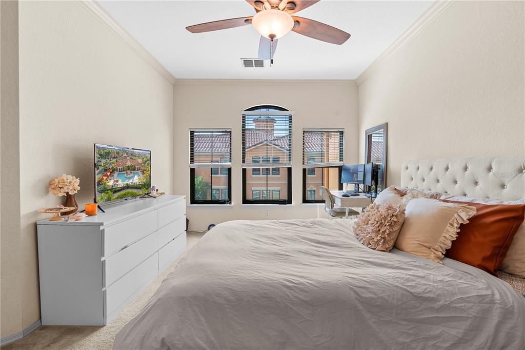 For Sale: $295,000 (2 beds, 2 baths, 1198 Square Feet)