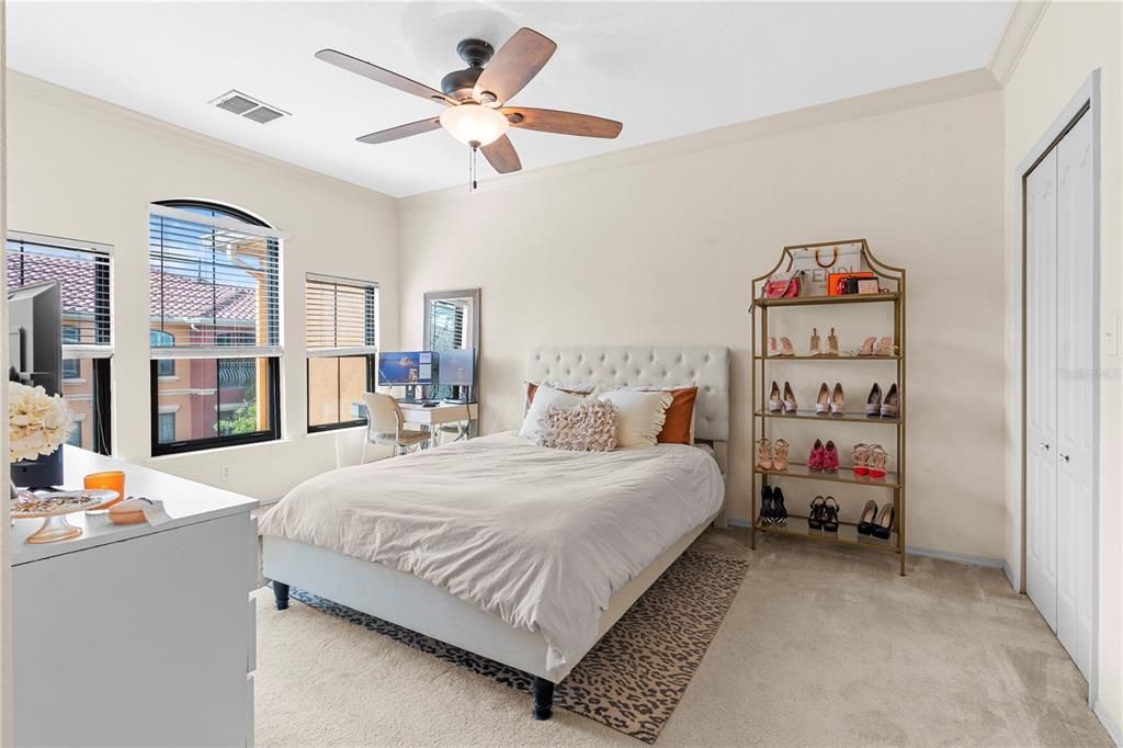 For Sale: $295,000 (2 beds, 2 baths, 1198 Square Feet)