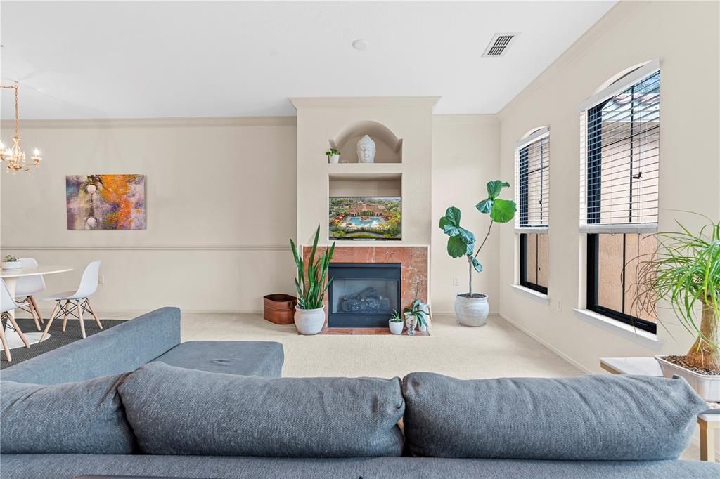 For Sale: $295,000 (2 beds, 2 baths, 1198 Square Feet)