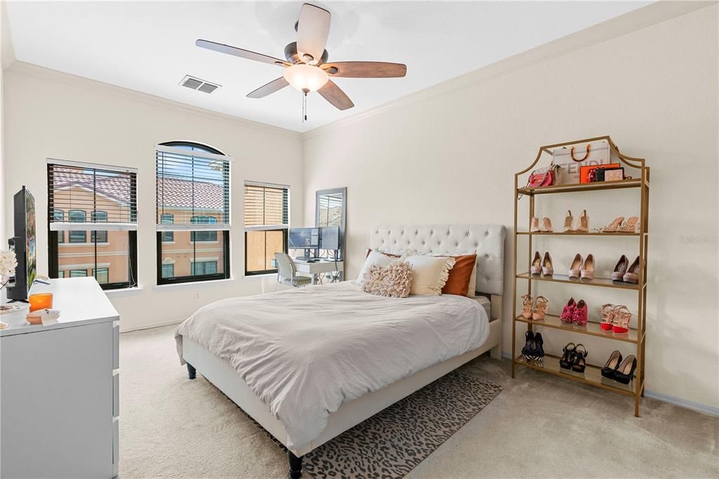 For Sale: $295,000 (2 beds, 2 baths, 1198 Square Feet)