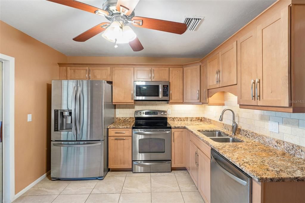 待售: $299,000 (3 贝兹, 2 浴室, 1419 平方英尺)