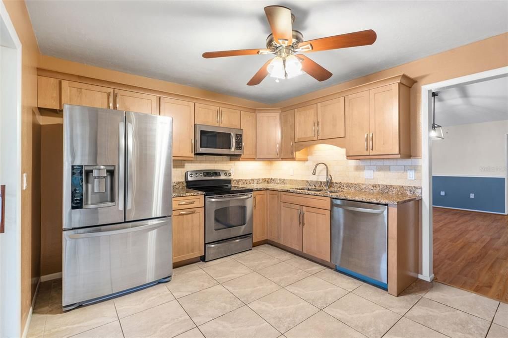 待售: $299,000 (3 贝兹, 2 浴室, 1419 平方英尺)