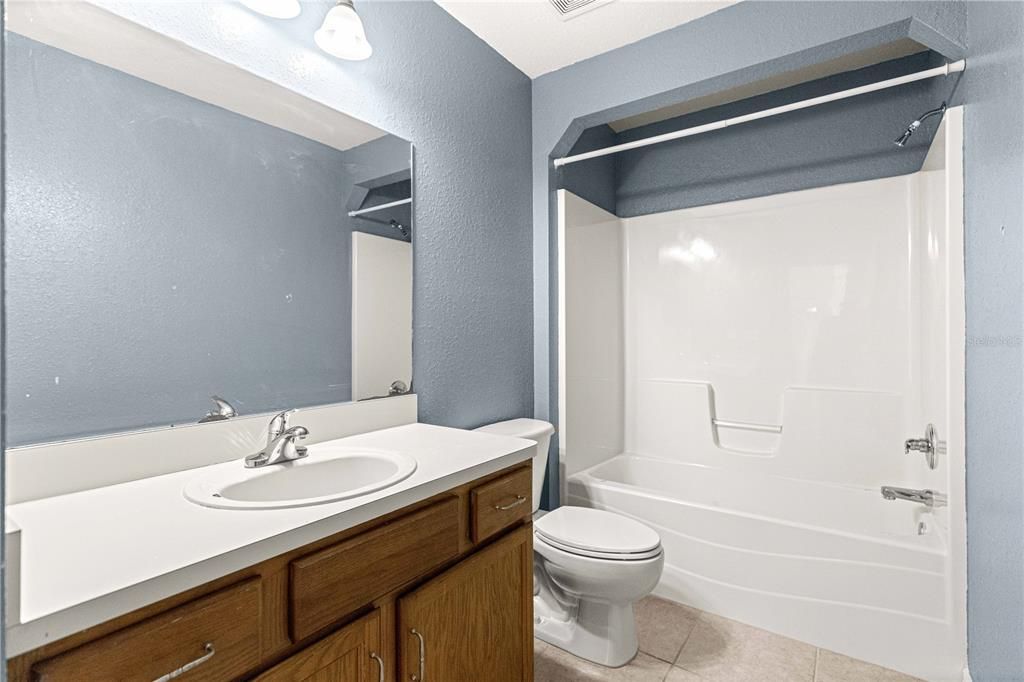 待售: $350,000 (4 贝兹, 2 浴室, 1815 平方英尺)