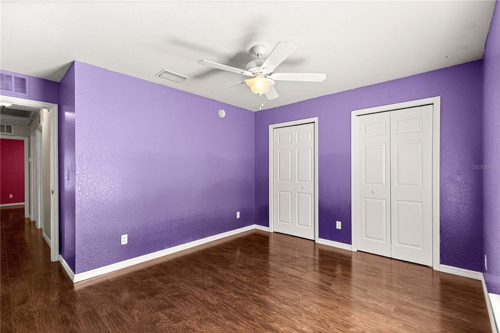 待售: $350,000 (4 贝兹, 2 浴室, 1815 平方英尺)