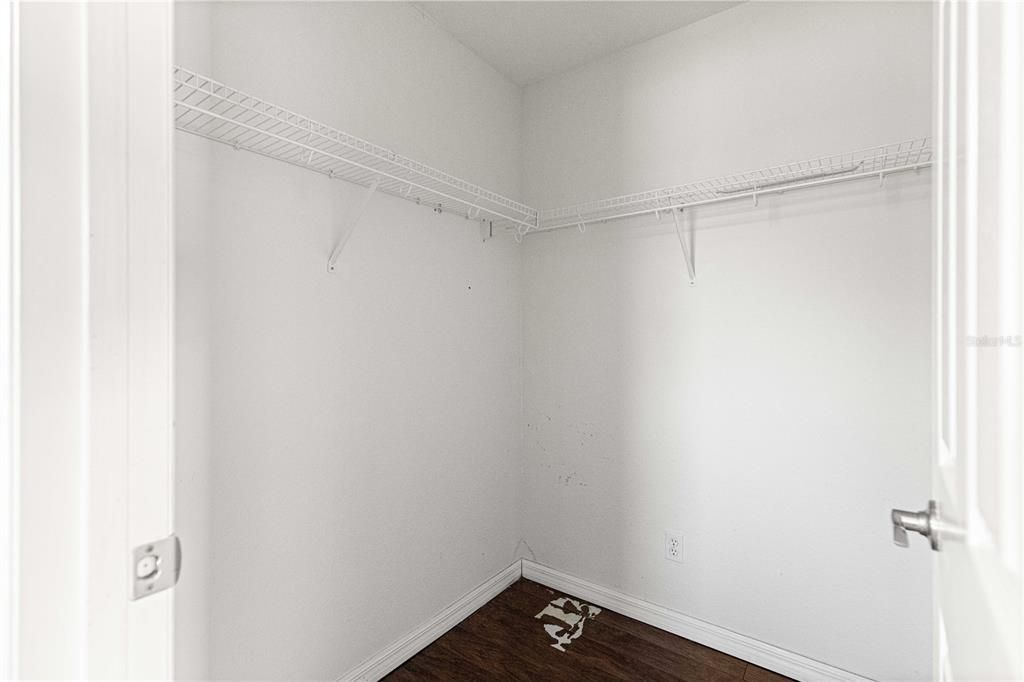 待售: $350,000 (4 贝兹, 2 浴室, 1815 平方英尺)