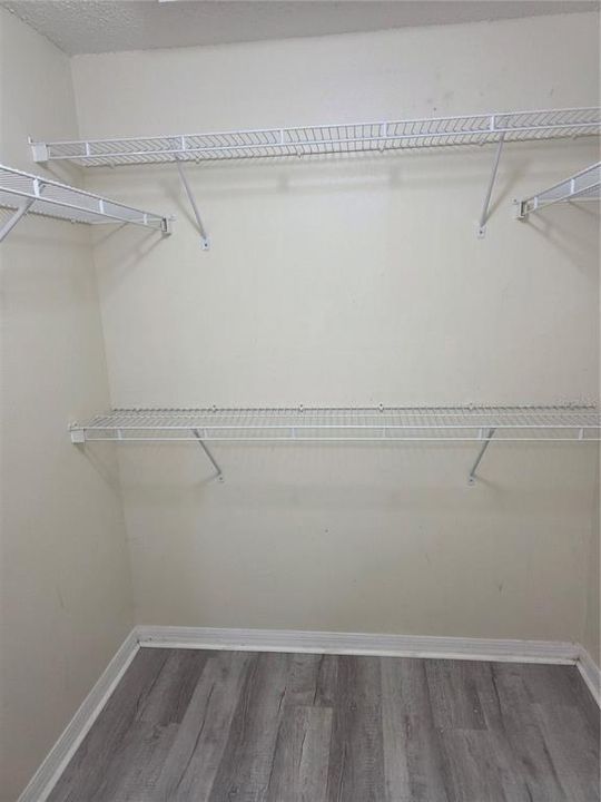 For Rent: $2,400 (4 beds, 2 baths, 2320 Square Feet)