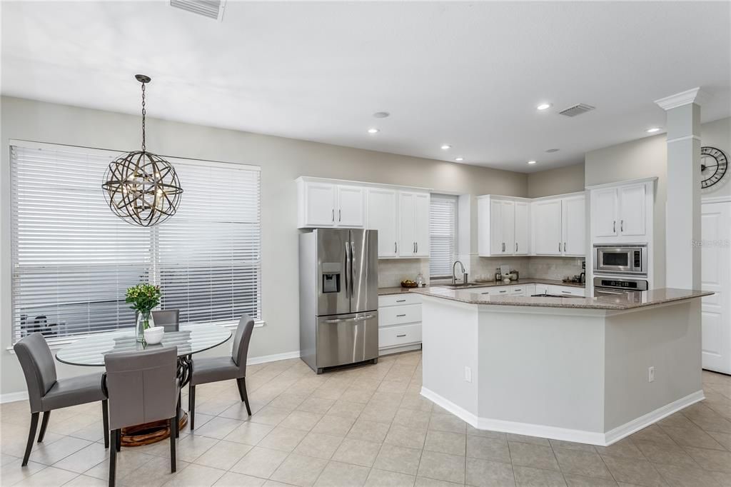 待售: $870,000 (4 贝兹, 3 浴室, 2806 平方英尺)