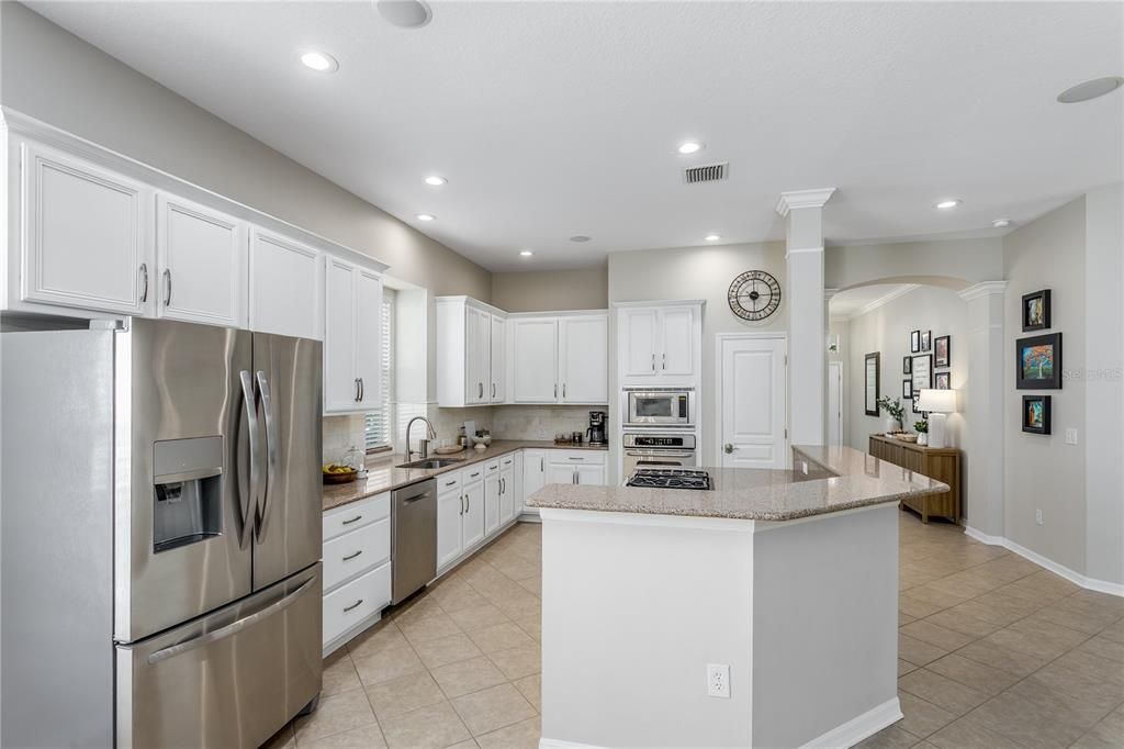 待售: $870,000 (4 贝兹, 3 浴室, 2806 平方英尺)