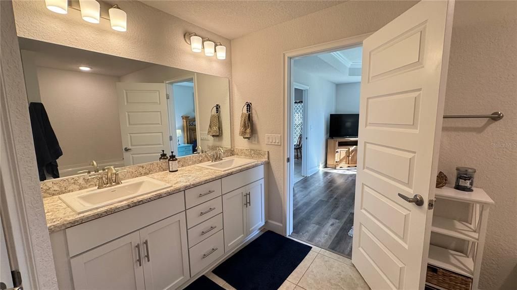 For Sale: $334,900 (4 beds, 2 baths, 1766 Square Feet)