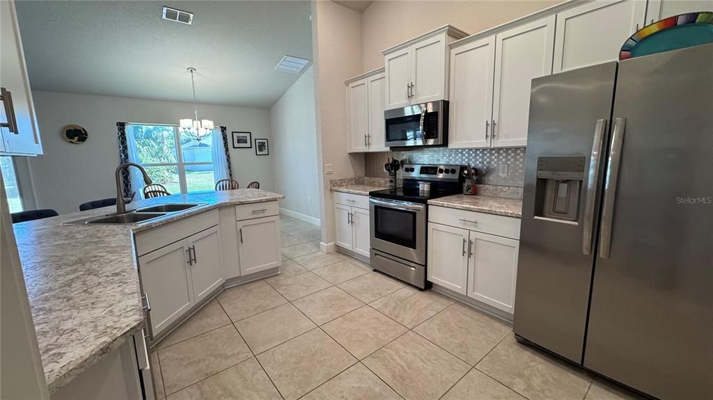 For Sale: $334,900 (4 beds, 2 baths, 1766 Square Feet)