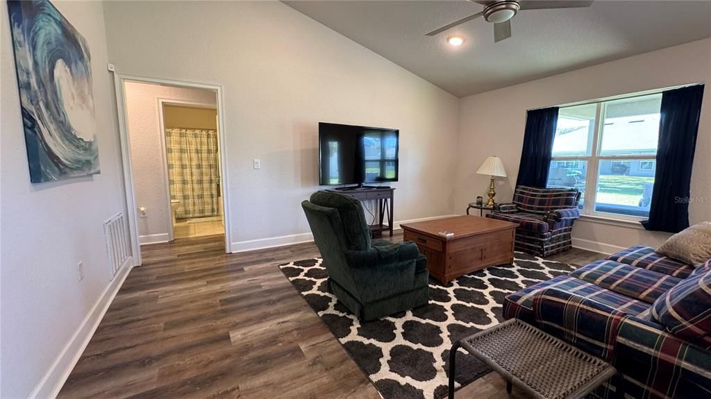 For Sale: $334,900 (4 beds, 2 baths, 1766 Square Feet)