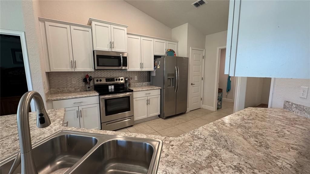 For Sale: $334,900 (4 beds, 2 baths, 1766 Square Feet)