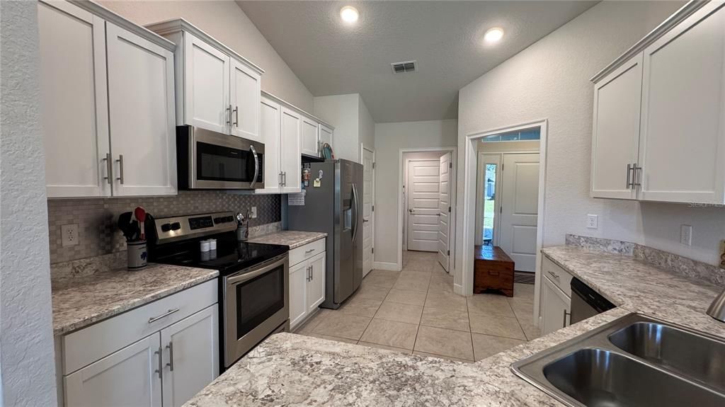 For Sale: $334,900 (4 beds, 2 baths, 1766 Square Feet)
