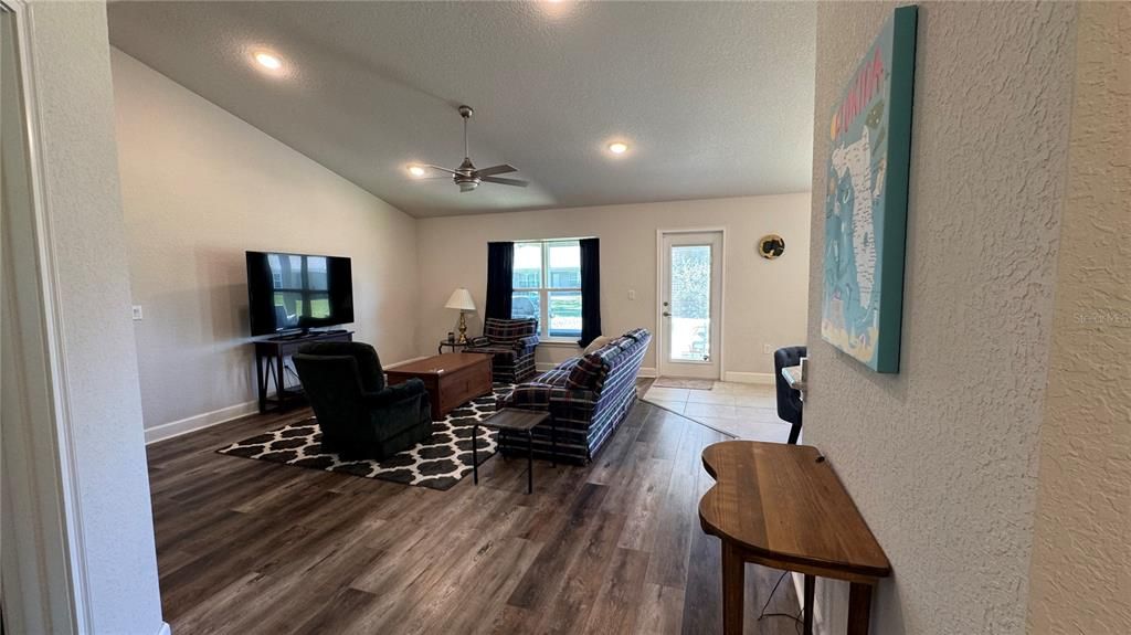 For Sale: $334,900 (4 beds, 2 baths, 1766 Square Feet)