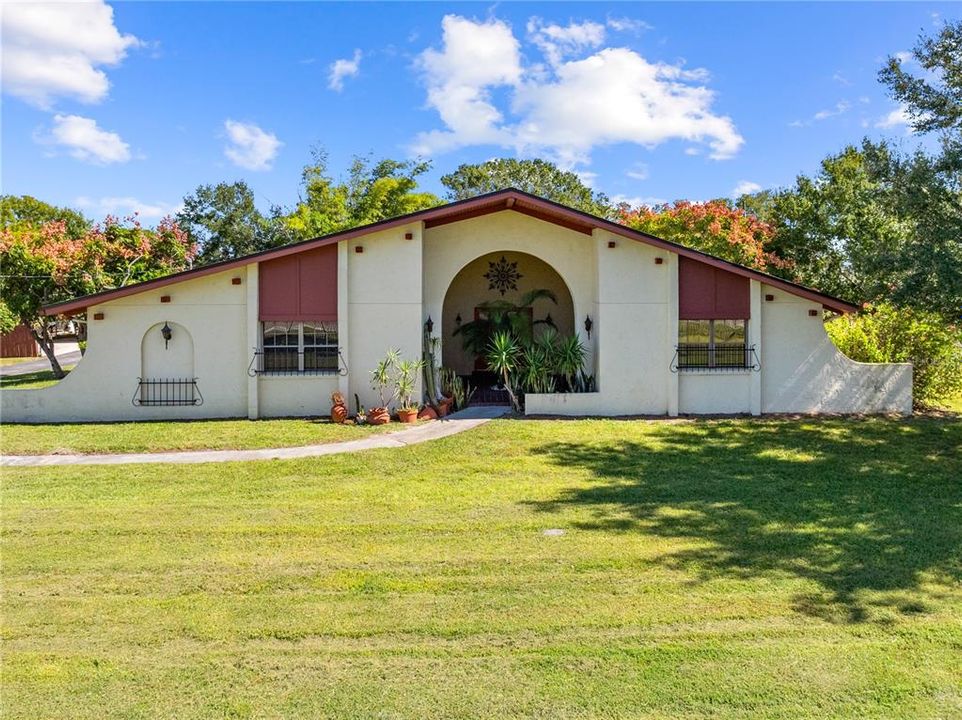 Activo con contrato: $525,000 (3 camas, 2 baños, 2277 Pies cuadrados)