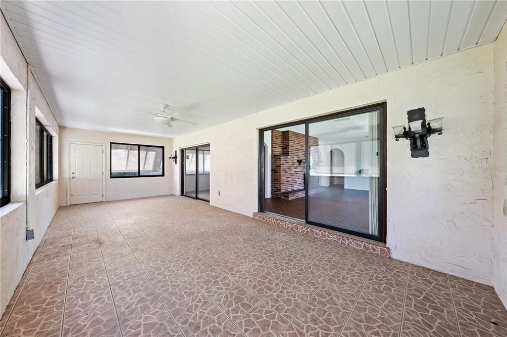 Activo con contrato: $525,000 (3 camas, 2 baños, 2277 Pies cuadrados)