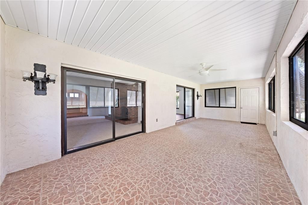 Activo con contrato: $525,000 (3 camas, 2 baños, 2277 Pies cuadrados)