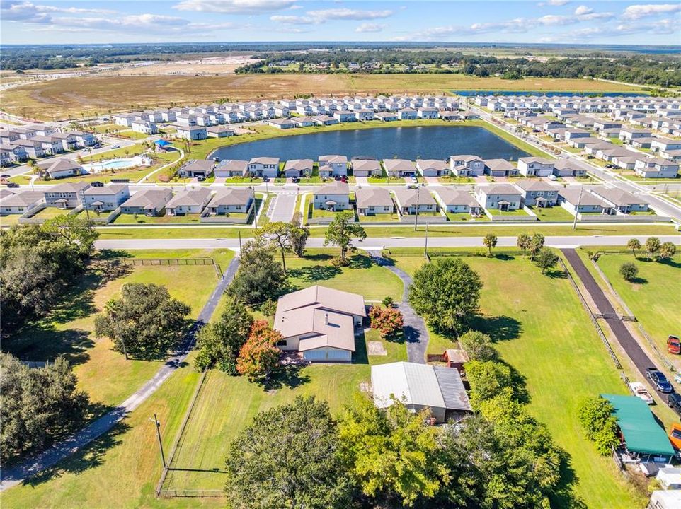 Activo con contrato: $525,000 (3 camas, 2 baños, 2277 Pies cuadrados)