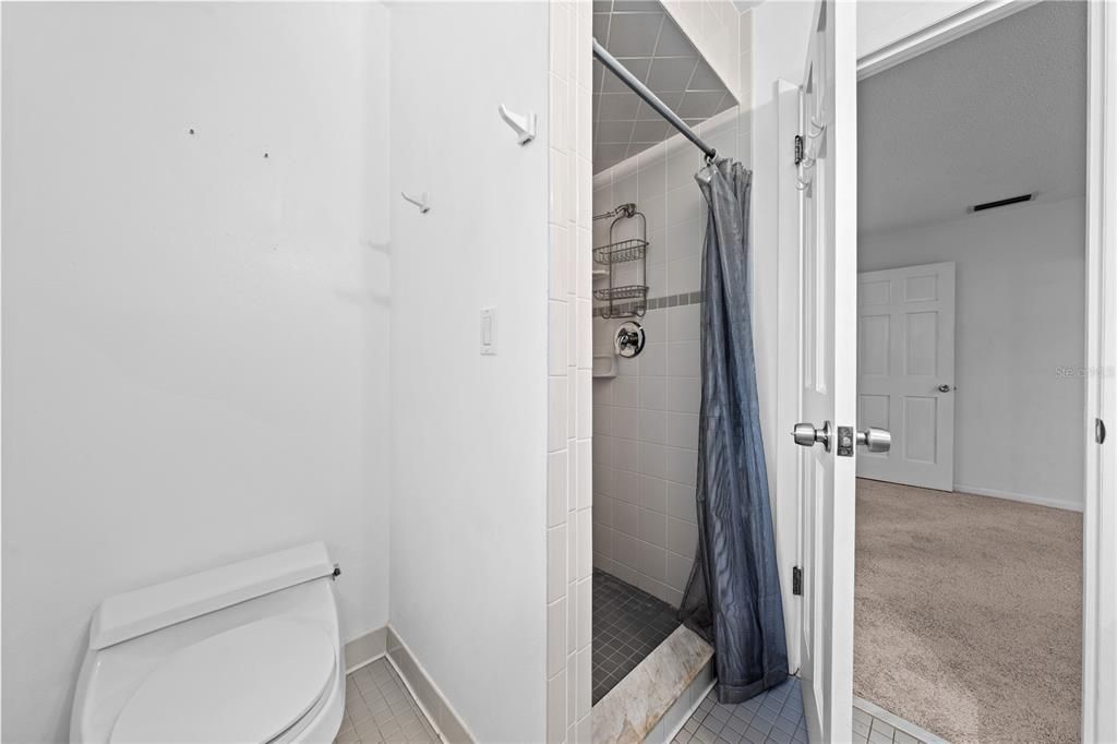 Activo con contrato: $525,000 (3 camas, 2 baños, 2277 Pies cuadrados)