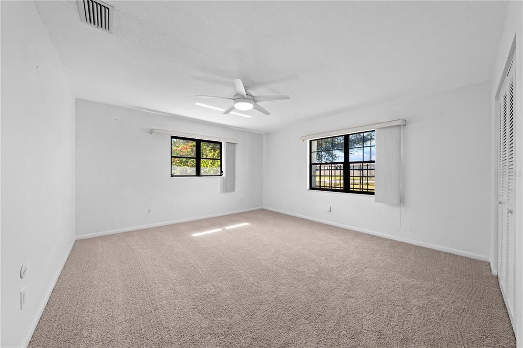 Activo con contrato: $525,000 (3 camas, 2 baños, 2277 Pies cuadrados)