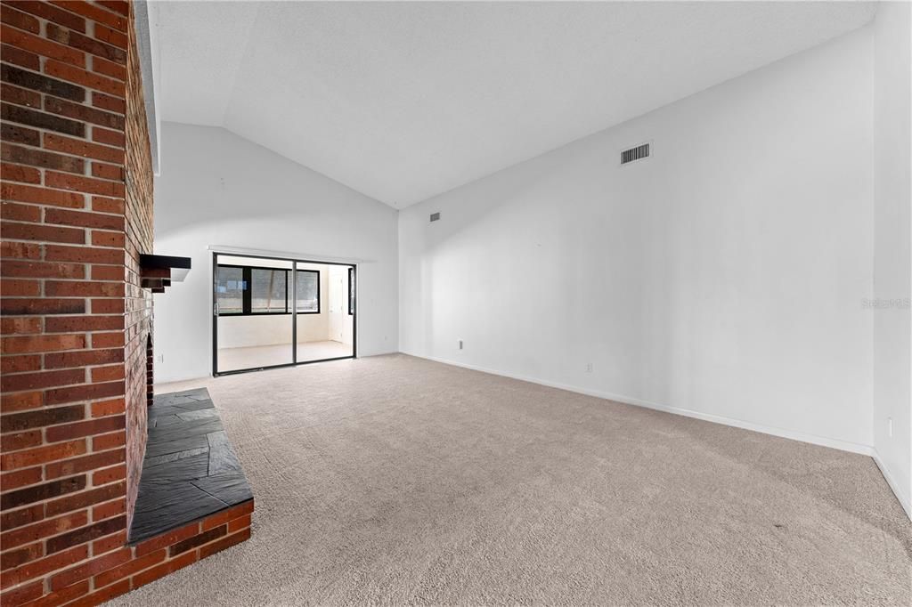 Activo con contrato: $525,000 (3 camas, 2 baños, 2277 Pies cuadrados)