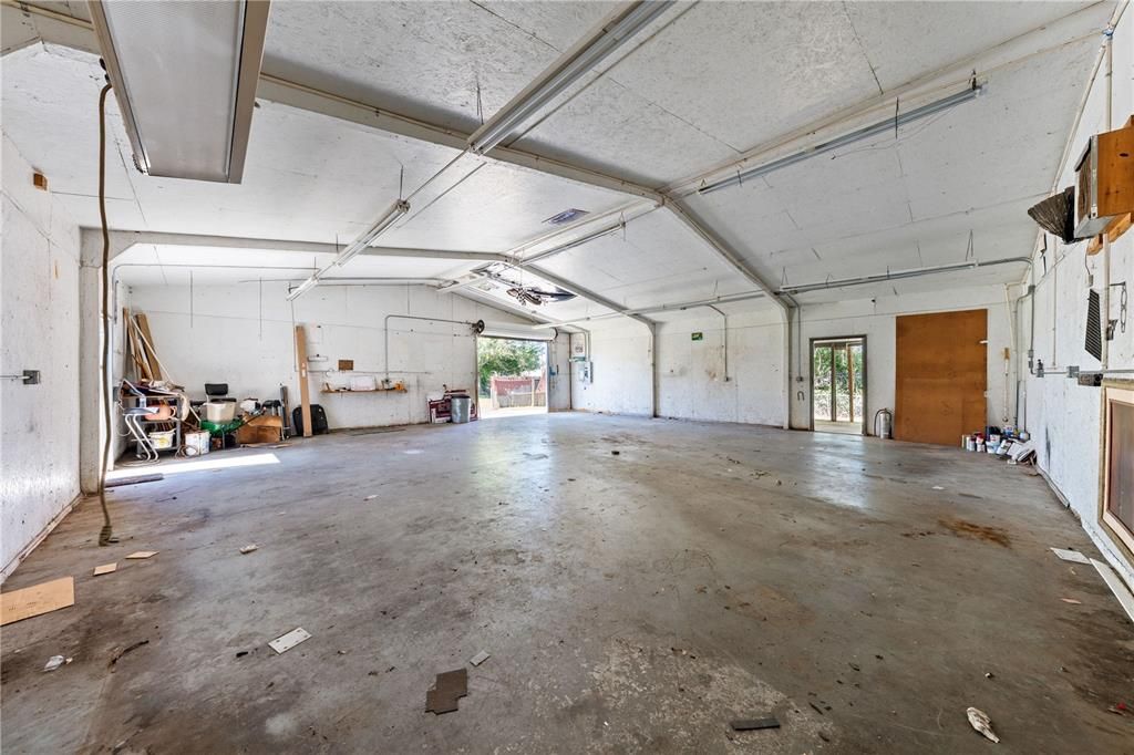 Activo con contrato: $525,000 (3 camas, 2 baños, 2277 Pies cuadrados)