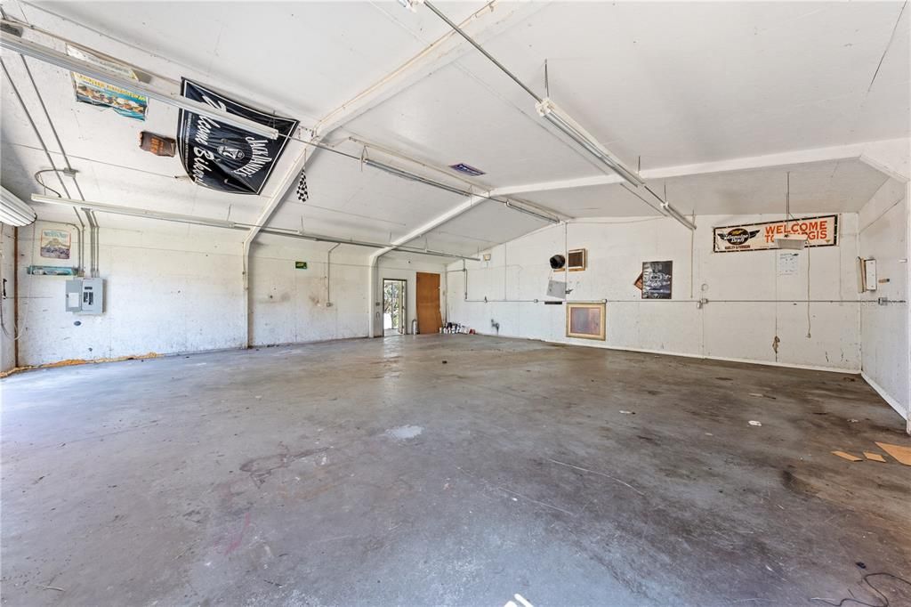 Activo con contrato: $525,000 (3 camas, 2 baños, 2277 Pies cuadrados)