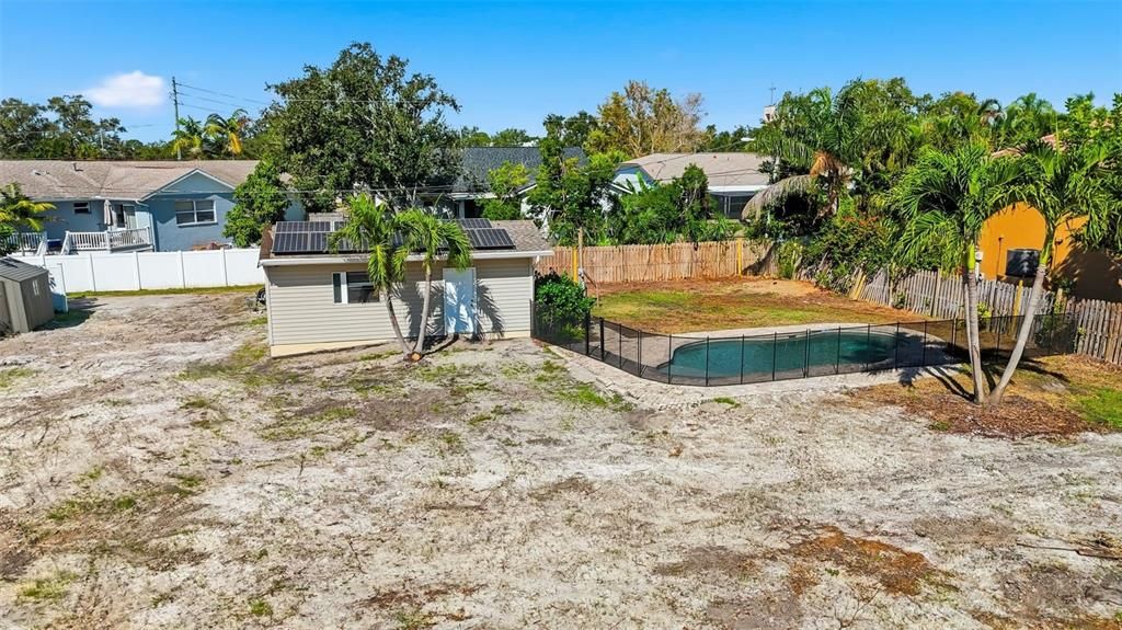 待售: $775,000 (0.32 acres)