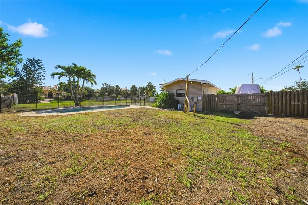 待售: $775,000 (0.32 acres)