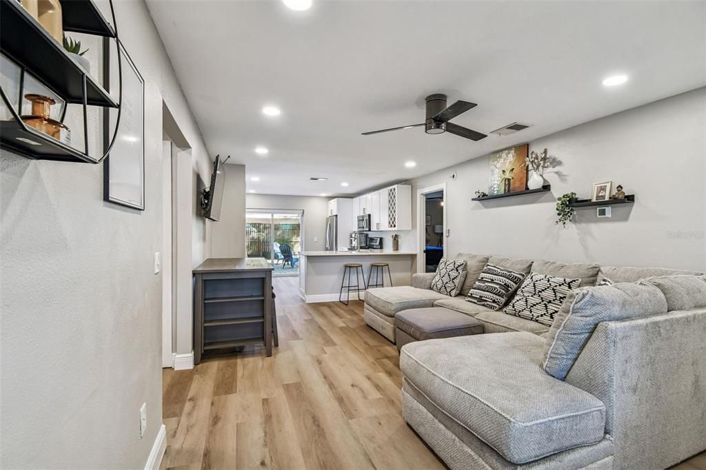 待售: $359,000 (3 贝兹, 2 浴室, 1139 平方英尺)