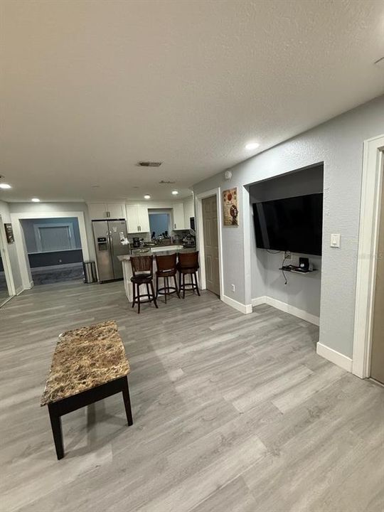 出租: $3,000 (3 贝兹, 2 浴室, 1876 平方英尺)