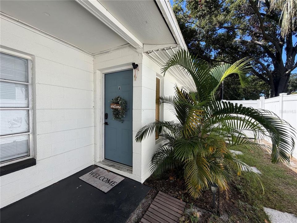 В аренду: $1,800 (2 спален, 1 ванн, 1704 Квадратных фут)